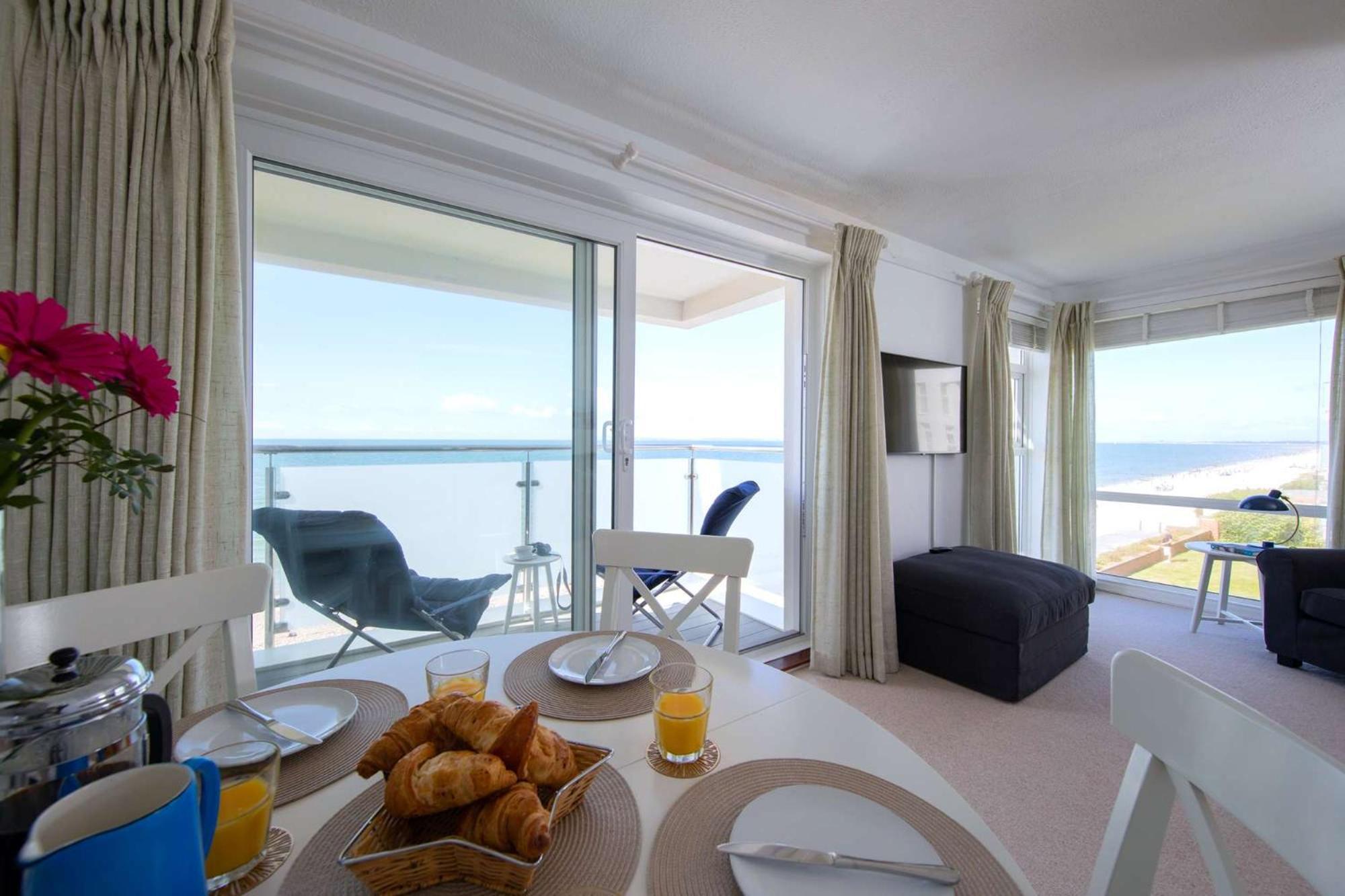 High-End Beachfront Getaway Sea View King Bed East Wittering Kültér fotó